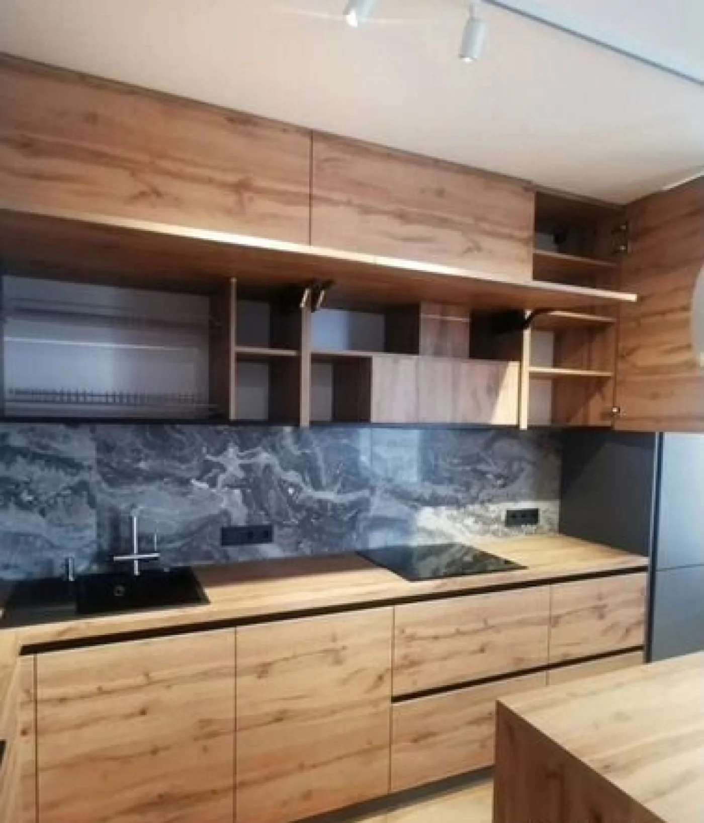 Угловые кухни на заказ с рассрочкой до 12 месяцев